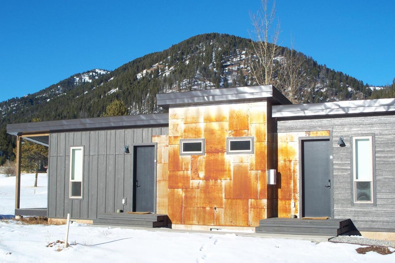Terra Nova Cabins 웨스트 엘로스톤 외부 사진